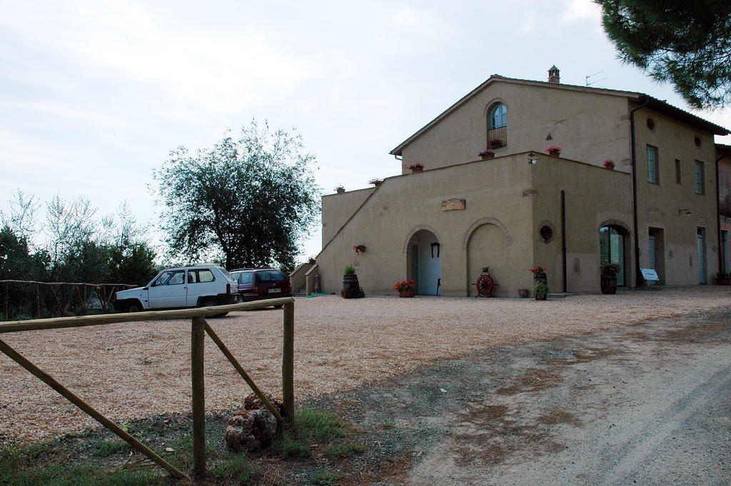 Agriturismo L'Olmo San Gimignano Luaran gambar
